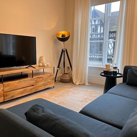Modern Apartment Within Historic Chester City Walls Екстер'єр фото