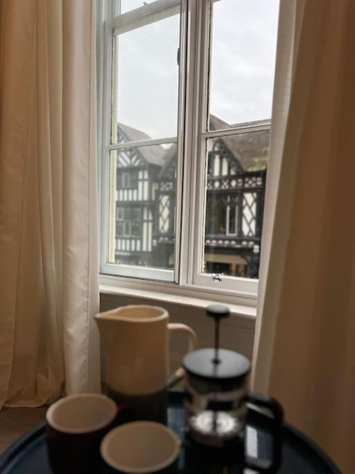 Modern Apartment Within Historic Chester City Walls Екстер'єр фото