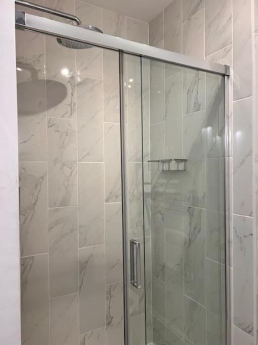 Modern Apartment Within Historic Chester City Walls Екстер'єр фото