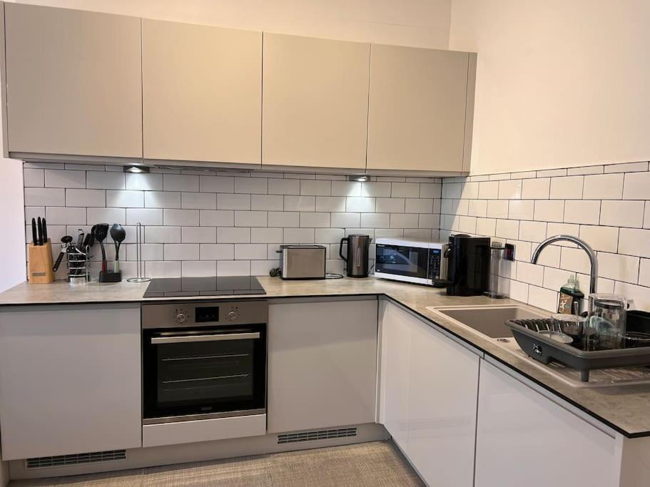 Modern Apartment Within Historic Chester City Walls Екстер'єр фото