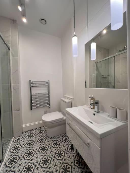 Modern Apartment Within Historic Chester City Walls Екстер'єр фото