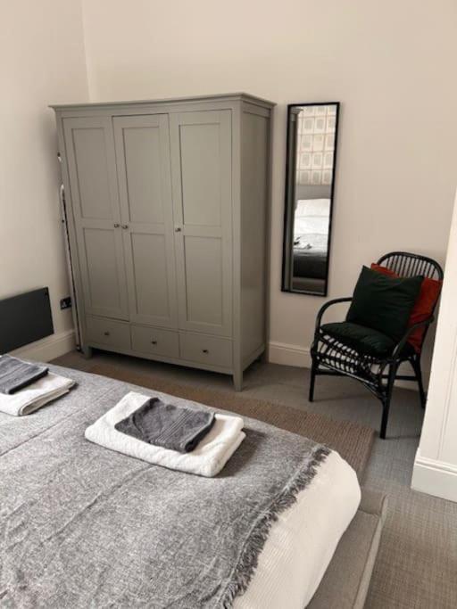 Modern Apartment Within Historic Chester City Walls Екстер'єр фото